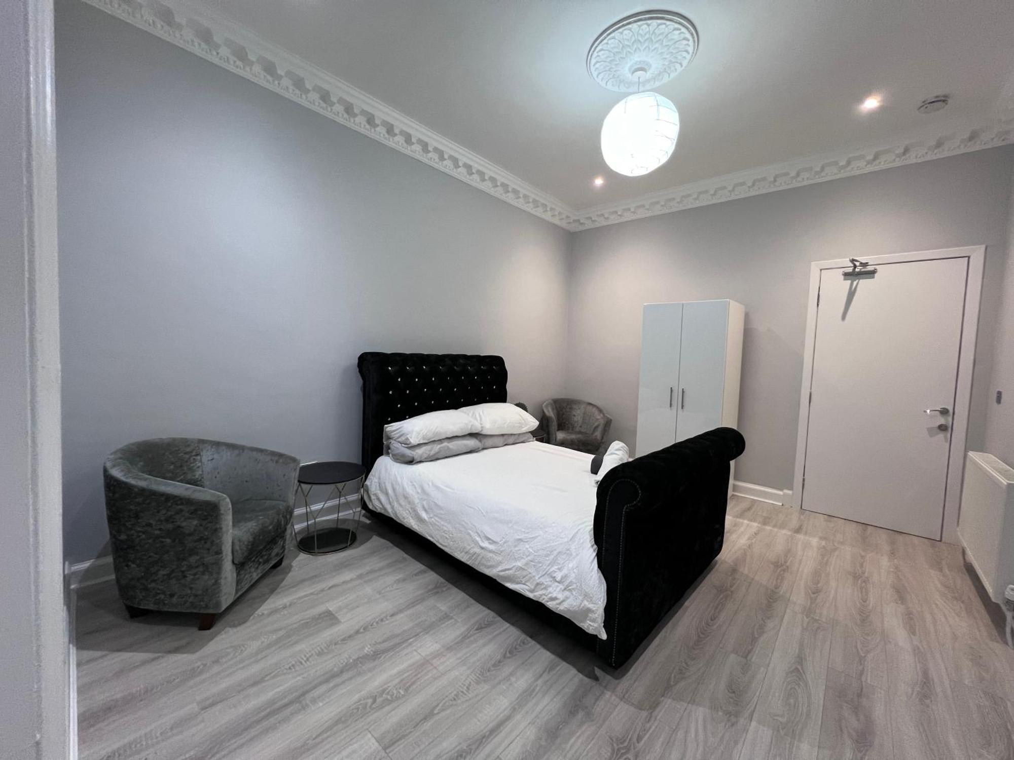 Lovely 4 Bedroom 2Nd Floor Walk Up Apartment Edimburgo Exterior foto